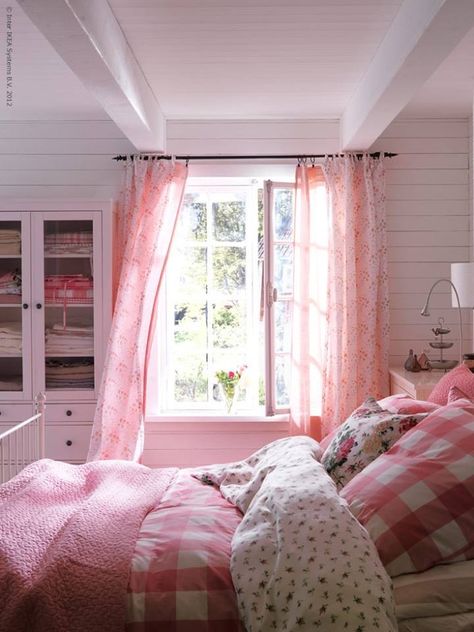 . Pink Cottage Bedroom, Ikea Deco, Cottage Pink, Ikea Inspiration, White Shiplap Wall, Ikea Bedroom, Pink Cottage, Beautiful Mirror, White Shiplap