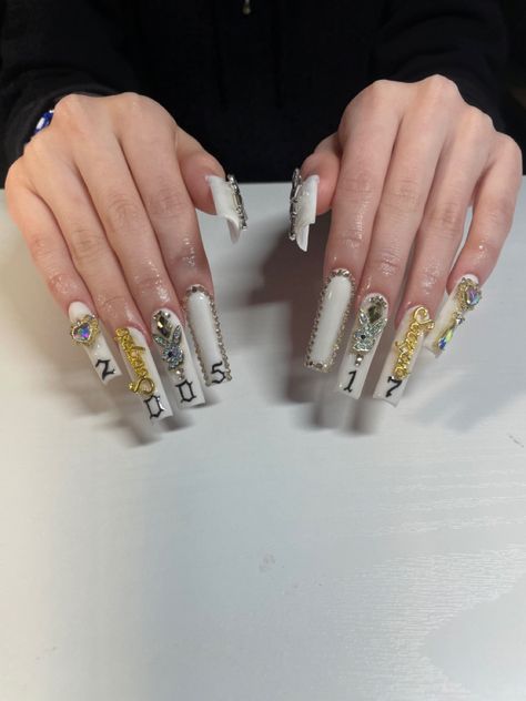 Nails With Zodiac Signs Charms, 2002 Birthday Nails, Libra Themed Nails, Aquarius Nails Art Zodiac Signs, Birthday Nails Scorpio Long, Taurus Constellation Nails, 21st Birthday Nails Virgo, Leo Sign Nails, Sagittarius Acrylic Nails