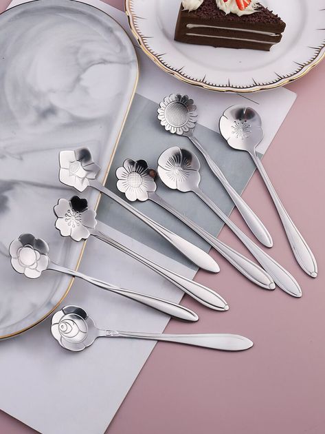 Floral Silverware, Kitchen Christmas Gifts, Kitchen Christmas, Fancy Jewelry Necklace, Eating Utensils, Gadgets Kitchen Cooking, Steel Flowers, Coffee Dessert, Kitchen Dinnerware