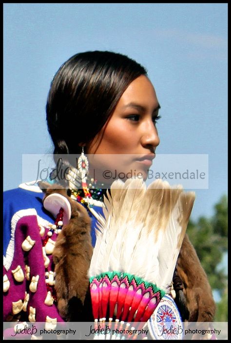 Native American Woman, Native American Photos, Indigenous Americans, Native American Peoples, Native American Tribes, American Woman, Native American History, Pow Wow, Native American Culture