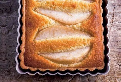 Holiday Tarts, Pear Tart Recipe, Pear And Almond Tart, Almond Tart Recipe, Pear Almond, Classic French Desserts, Almond Tart, Pear Tart, Pear Recipes