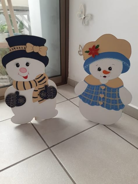 Pinterest Christmas Crafts, Wooden Christmas Crafts, Christmas Yard Art, Diy Christmas Decorations Easy, Christmas Wood Crafts, Christmas Classroom, Snowman Crafts, Diy Christmas Decorations, Paper Crafts For Kids