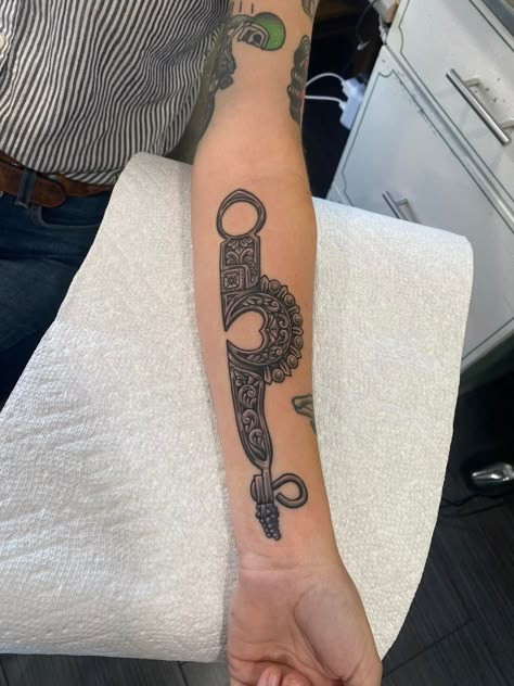 Roping Tattoo, Traditional Spur Tattoo, Western Pattern Tattoo, Cowgirl Tattoos Western Spine, Spade Bit Tattoo, Spur Tattoo Western, Western Leather Work Tattoo, Epona Tattoo, Broke Tattoos