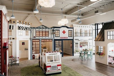 Vet Clinic Play Center, Play House Ideas Indoor, Fun Basement Ideas For Kids, Indoor Play Town, Play Cafe Design, Play Cafe Ideas Coffee Shop, Play Cafe Ideas, Play Cafe Business, Kids Play Cafe