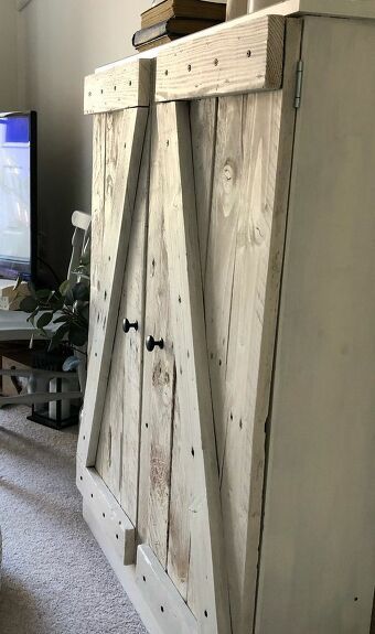 Turn your old bookcase into a farmhouse style cabinet with wood pallet repurposed project. Make cabinet doors on a budget. #diy #pallets #cabinetdoors How To Make A Cupboard Door, Pallet Cupboard Doors, Rustic Cupboard Doors, Pallet Cabinet Doors, Diy Cupboard Doors, Diy Cupboard, Barn Wood Cabinets, Pallet Kitchen Cabinets, Cabinet Door Ideas