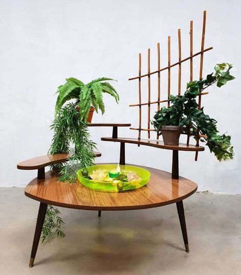 Plant Stand Vintage, Mcm Plants, Mcm Plant Stand, Modern Mid Century Decor, Vintage Plant Stand, Groovy Room, Dividing Wall, Mid Century Plant Stand, Plant Corner