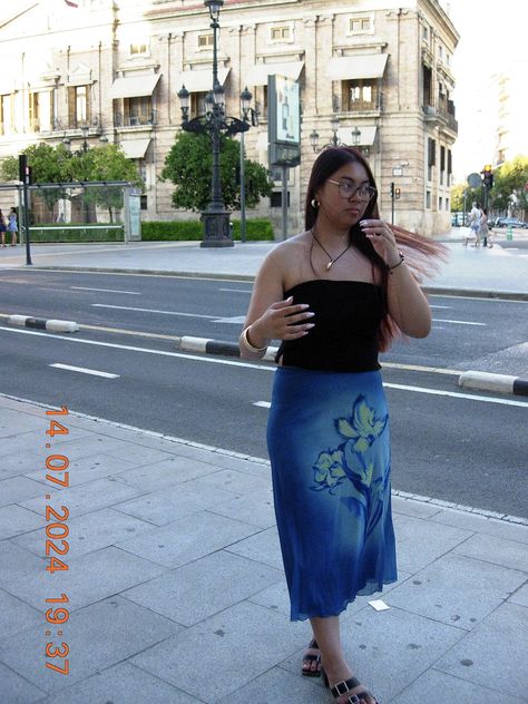 blue floral skirt outfit Blue Floral Skirt Outfit, Blue Midi Skirt Outfit, Midi Skirt Outfit Aesthetic, Skirt Outfit Aesthetic, Floral Skirt Outfit, Floral Skirt Outfits, Skirt Outfits Aesthetic, Blue Midi Skirt, Blue Floral Skirt