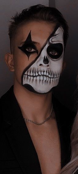 Halloween Frankenstein Makeup, Easy Halloween Makeup Men, Skeleton Makeup Half Face, Halloween Face Paint Scary, Boy Halloween Makeup, Half Face Halloween Makeup, Mens Halloween Makeup, Frankenstein Makeup, Easy Halloween Face Painting