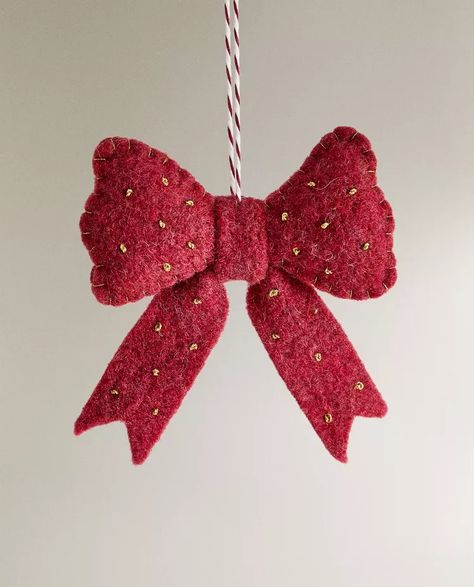 FELT BOW CHRISTMAS TREE DECORATION - KIDS - CHRISTMAS | Zara Home United Kingdom Bow Christmas Tree, Minimalist Christmas Tree, Felt Bows, Bow Christmas, Christmas Projects Diy, Christmas Inspo, Felt Christmas Ornaments, Christmas Ornament Crafts, Ornament Crafts