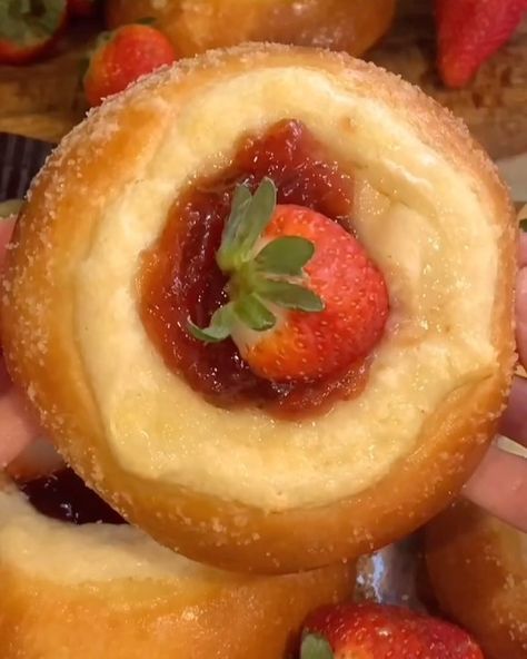 4,018 Likes, 33 Comments - MariYUMs Kitchen (@mariyumskitchen) on Instagram: “Cream Cheese & Strawberry Jam Danishes 🎞 Recipe: - 1 cup of warm milk - 2 1/2 tsp yeast - 1/3…” Danishes Recipe, Cottagecore Food Recipes, Cottagecore Recipes, Cottagecore Food, Disney Recipes, Delectable Desserts, Easy Baking Recipes Desserts, Strawberry Cream, Tasty Baking