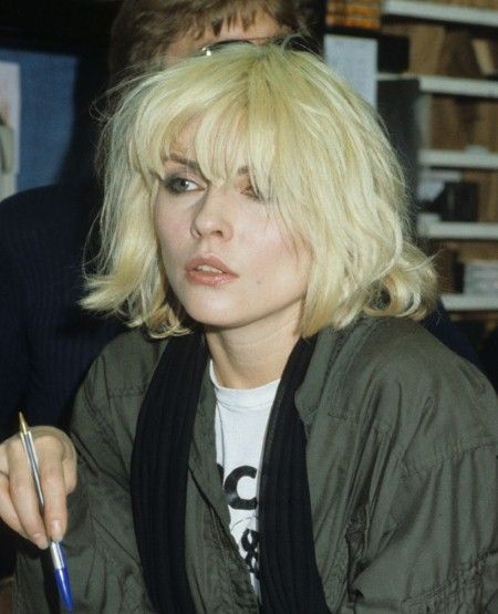 Debbie Harry Debbie Harry Hair, Khol Eyeliner, Shaggy Bob Hairstyles, Shaggy Bob, Blondie Debbie Harry, Hugh Dancy, Debbie Harry, Jim Morrison, Grunge Hair