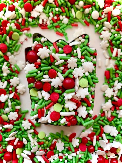 Adorable Christmas and holiday edible sprinkle mix. Peppermint Cocoa, Fancy Sprinkles, Loveland Colorado, Christmas Sprinkles, Christmas Feeling, Gingerbread Houses, Caprese Salad, Gingerbread House, Christmas Cookies