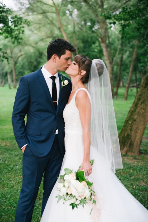 Stunning brunette top knot with full fringe! Bridal Hair With Fringe, Full Fringe Bangs, Wedding Hair Tips, For Wedding Hairstyles, Bangs Updo, Wedding Hair Bangs, Full Fringe, Bridal Hair Veil, Fringe Bangs