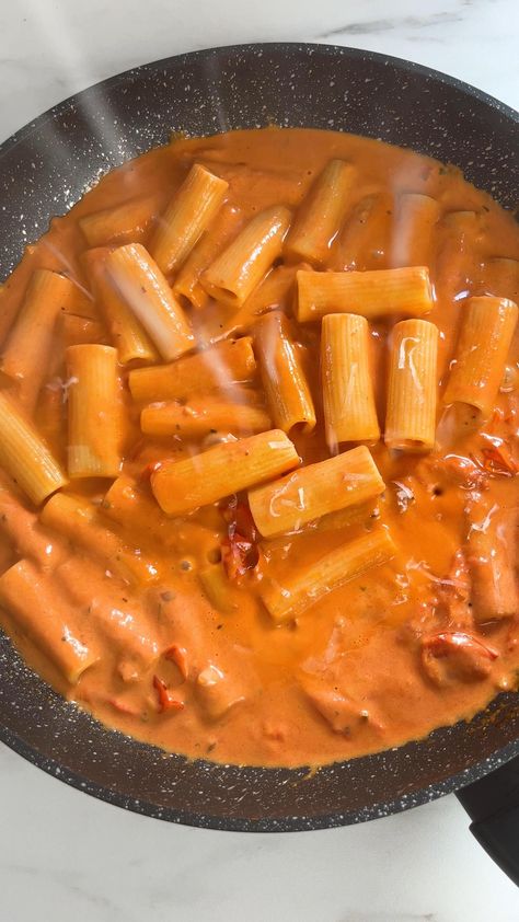 Creamy Cherry Tomato Pasta Food Recipes Videos, Sommer Mad, Creamy Pasta Recipes, Cherry Tomato Pasta, Usa Food, Cooking Recipes Healthy, Recipes Pasta, Yummy Pasta Recipes, Healthy Homemade Recipes