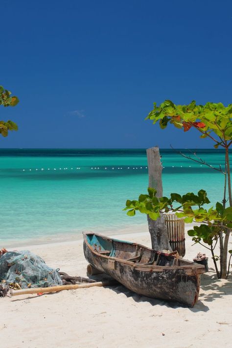 Seven Mile Beach, Jamaica. #Jamaica #Caribbean Jamaica Negril, Jamaica Beach, Beach Destinations, Jamaica Travel, Tropical Beaches, Hotel Room, Ocean Beach, The Sand, Beach Photos