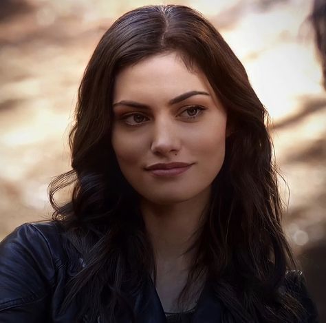 Hayley Marshall Icons Aesthetic, Haley Vampire Diaries, Haley Mikaelson, Haley Marshall Aesthetic, Haley Originals, Phoebe Tonkin Icon, Marshall Makeup, Hayley Marshall Icons, Haley Marshall