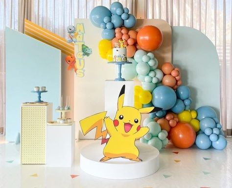 Pikachu Cake Birthdays, Pokemon Party Decorations, Pikachu Party, Pikachu Birthday, Pokemon Decor, Modern Birthday Party, Butterfly Birthday Cakes, Pokémon Party, Pokemon Birthday Party