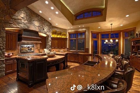 Tuscan Homes Interior, Tuscan Mansion, Tuscan Houses, Kardashians House, Tuscan Interior, Mansion Kitchen, Luxury Mansions Interior, Tuscan Style Homes, Smelling Good