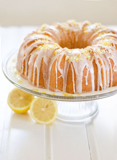 lemoncake Moist Lemon Bundt Cake, Lemon Bundt Cake Recipe, Hot Milk Cake, Lemon Pound Cake Recipe, Lemon Bundt Cake, Torte Cupcake, Lemon Cake Recipe, Gateaux Cake, Lemon Pound Cake