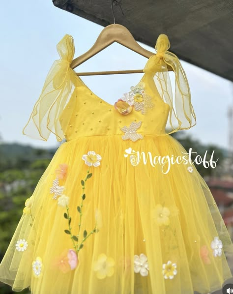 Haldi Outfit For Kids Girl, Kids Haldi Outfit, Yellow Frocks For Kids, Haldi Dress For Kids, Long Frocks For Kids, Bday Dress, Girl Frock, Cotton Frocks For Kids, Party Wear Frocks