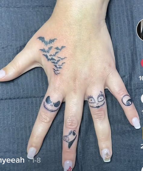 Stitches Tattoo Hand, Finger Tattoos Halloween, Edgy Matching Tattoos For Best Friends, Matching Emo Tattoos, Romantic Tattoos, Christmas Friday, Halloween Tattoos Sleeve, Hook Tattoos, Emo Tattoos