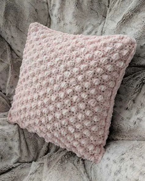 Puff Pillow, Crocheted Pillow, Crochet Pillow Patterns Free, One Skein Crochet, Pillow Covers Pattern, Crochet Pillow Cover, Crochet Cushion Cover, Crochet Pillow Pattern, Crochet Pillows