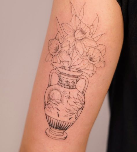 Daffodil Vase Tattoo, Clay Pot Tattoo, Vase Tattoo Fine Line, Floral Vase Tattoo, Vase Tattoo Aquarius, Sunflower Vase Tattoo, Small Vase Tattoo, Flower Vases Tattoo, Vase And Flower Tattoo