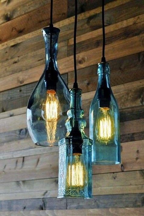 Wine Glass Chandelier, Reuse Wine Bottles, Bottle Chandelier, Old Wine Bottles, Diy Lampe, Glass Bottle Diy, Recycled Glass Bottles, Glass Bottles Art, Wine Bottle Art