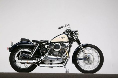 1959 Harley-Davidson XLCH Sportster – Bike-urious Ironhead Sportster, Hd Sportster, Road King Custom, Road King Classic, Classic Harley Davidson, West Coast Choppers, Dirt Bike Girl, Scrambler Motorcycle, Motorcycle Types