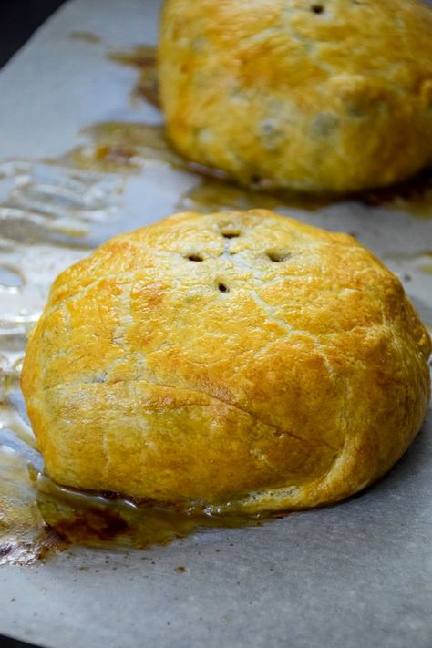 Easy Individual Beef Wellingtons Ground Beef Wellington Recipe Easy, Best Beef Wellington Recipe, Mushroom Duxelle, Ground Beef Wellington, Easy Beef Wellington, Wellington Food, Individual Beef Wellington, Mushroom Filling, Wellington Recipe