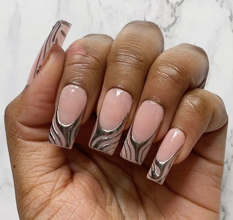 Silver Chrome French Tip, French Tip Swirl, Chrome Nails Square, Diy Nail Polish Remover, Chrome Nail Ideas, Chrome French Tip, Chrome French, Chrome Nails Designs, Acrylic Nail Set