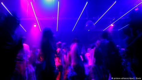 Club Vibes, Hogwarts Party, Techno Club, Wattpad Background, Night Club Aesthetic, Euphoria Aesthetic, 2014 Music, Computer Wallpaper Desktop Wallpapers, Club Aesthetic