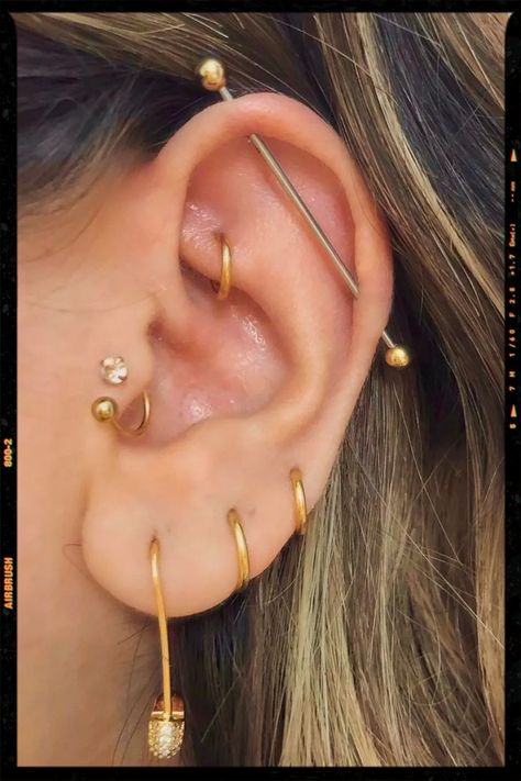 Piercings With Industrial Bar, Ear Piercing Ideas With Industrial Bar, Delicate Industrial Piercing, Good Industrial Piercing, Ear Styling Industrial, Ear Styling With Industrial, Piercing Ideas With Industrial, Ear Piercings Placement Ideas, Idea Piercings