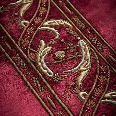 Goldwork Embroidery, Velvet Embroidery, Couture Fabric, Zardosi Embroidery, Haute Couture Embroidery, Zardozi Embroidery, Embroidered Ribbon, Vintage Shawls, Horse Rugs