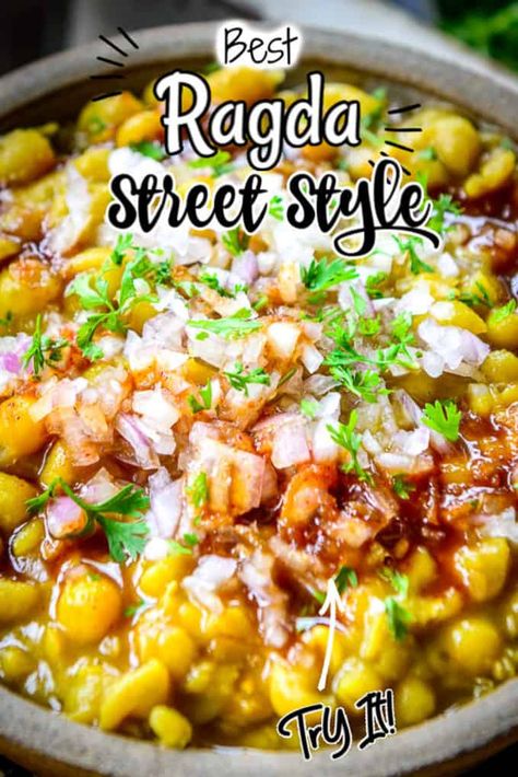 Ragda Chaat Recipe, White Peas Recipe, Ragda Recipe, Peas Recipe Indian, Chat Recipes, Snacky Foods, Chats Recipe, Samosa Chaat, Spicy Curry