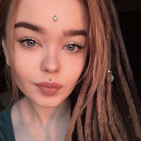 Dermal Piercing Forehead, Forehead Dermal Piercing, 3rd Eye Piercing, Forehead Dermal, Anti Eyebrow Piercing Dermal, 3 Dermal Piercing Chest, Microdermal Piercing Face Anti Eyebrow, Third Eye Dermal, Eye Dermal