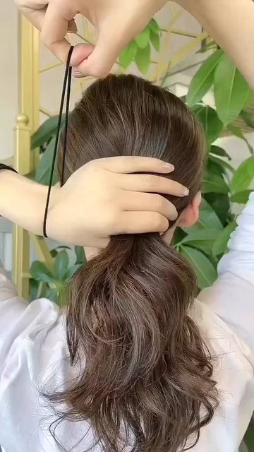 Easy Bun Hairstyles For Long Hair, Hair Updos Tutorials, Hair Curling Tips, Ponytail Hairstyles Easy, Hairstyle Idea, Natural Hair Tutorials, Hairdos For Short Hair, Short Hair Tutorial, Hair Tutorials For Medium Hair