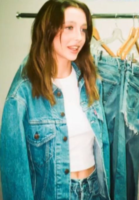 Emma Chamberlain Levis, Comfort Person, Emma Chamberlain, Comfort People, Michael Scott, Surfer Girl, Teenage Dream, Fall 2023, Role Models