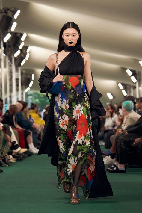 Burberry Summer, London Fashion Weeks, Catwalk Collection, Bias Cut Dress, Illusion Dress, Print Trends, Trend Forecasting, Marchesa, Spring 2024