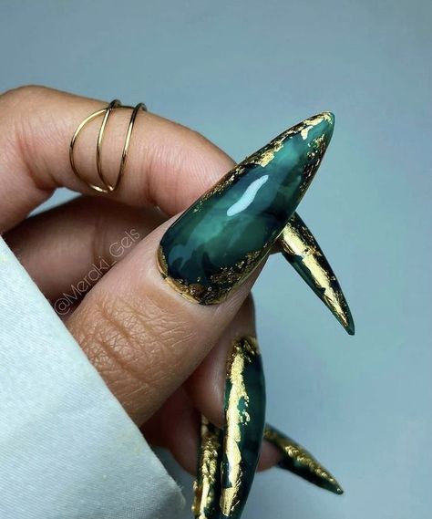 Maquillage Yeux Cut Crease, Emerald Nails, Witch Nails, Witchy Nails, Galaxy Nails, Goth Nails, Stiletto Nails Designs, Dope Nails, Best Acrylic Nails