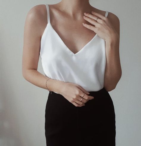 Silk Cami Outfit, White Silk Top, Silk Camisole Top, Silk Cami Top, Satin Cami Top, Satin Tank Top, Classy Lady, Silky Top, Slip Top