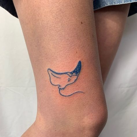 Shark And Stingray Tattoo, Galapagos Tattoo, Small Stingray Tattoo, Aquarium Tattoo, Scuba Tattoo, Stingray Tattoo, Magic Runes, School Of Fish, Small Tattoos Simple