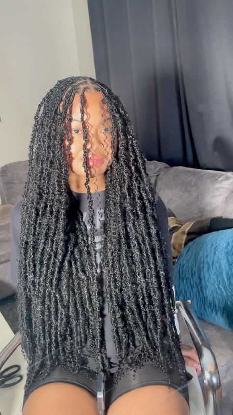 Distressed Locs Hairstyles, Island Locs, Locs With Curls, Black Hair Protective Styles, Distressed Locs, Goddess Braids Hairstyles, Natural Hairstyle, Faux Locs Hairstyles, Cute Braided Hairstyles