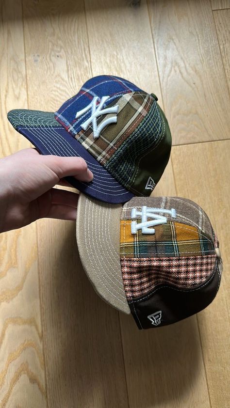 New Era Cap Outfit, Fitted Cap Outfit, Fitted Hats Aesthetic, Custom New Era Hats, Patchwork Hat, Streetwear Caps, Custom Fitted Hats, Swag Hats, Streetwear Hats