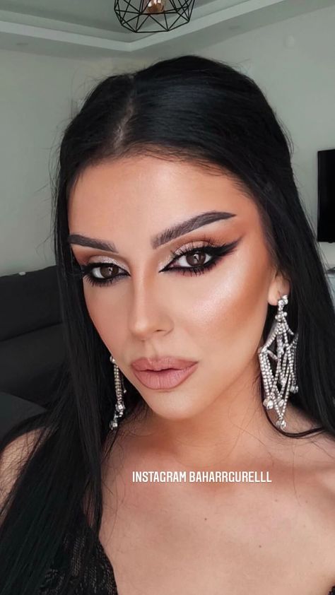 Dramatic arabic brown/black eye makeup , Arabic Cat Eye Makeup, Arabian Nights Makeup Arabic Eyes, Arab Makeup For Brown Eyes, Arabic Style Makeup, Lebanese Makeup Look, Middle Eastern Eye Makeup, Arabic Make Up Eyes, Dramatic Black Eye Makeup, Middle Eastern Makeup Looks