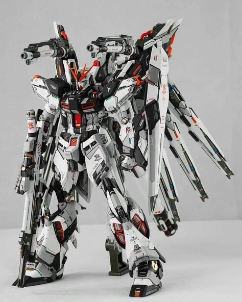 Gundam Pose, Providence Gundam, Nu Gundam, Robot Suit, Mecha Suit, Gundam Toys, Gundam Mobile Suit, Unicorn Gundam, Gundam 00