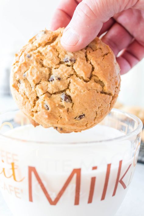 Best chocolate chip cookie with a secret ingredient Filled Chocolate Chip Cookies, Chocolate Chip Cookies Pinch Of Yum, Fudge Stuffed Chocolate Chip Cookies, Secret Ingredient Chocolate Chip Cookies, Cheesecake Filled Chocolate Chip Cookies, Danish Dough, Crispy Cookies, Cream Cheese Cookies, Best Chocolate Chip Cookie