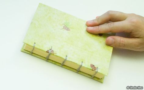 The coptic stitch bookbinding method is another way to bind your book with a spine that opens up completely, so you can lay your book flat. Coptic Stitch, Bookbinding Tutorial, Book Binding Diy, Binding Tutorial, Stitch Book, Handmade Book, Diy Journal, Handmade Journals, Handmade Books