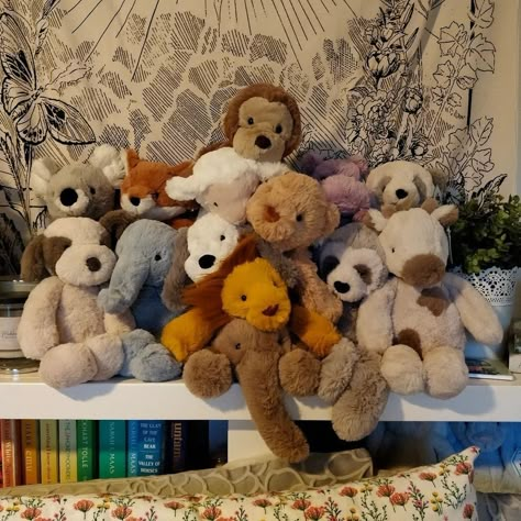 Stuffed Animal Collection Aesthetic, Smudge Jellycat, Jellycat Smudge, Stuffed Animal Aesthetic, Jellycat Collection, Plush Aesthetic, Plush Room, Plushie Collection, Jellycat Bashful