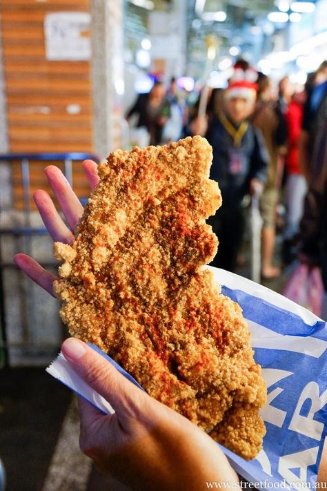 B-Kyu: Shilin Night Market ~ Taipei, Taiwan Taiwanese Fried Chicken, Taiwan Street Food, Taiwan Photography, Taiwan Street, Hualien Taiwan, Taipei Travel, Chicken Cutlet, Taiwanese Cuisine, Street Food Market